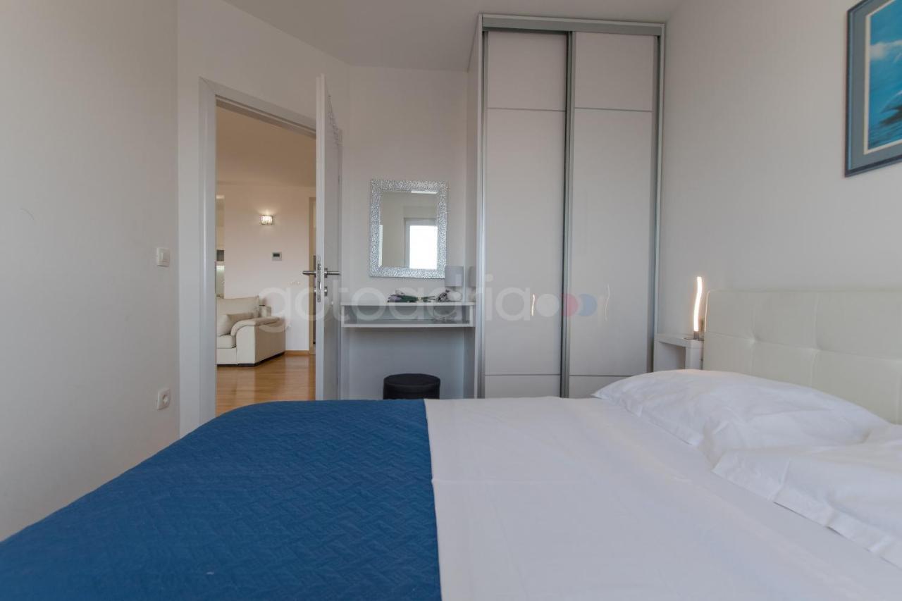 Sea View Apartments Dammi With Free Parking Макарска Экстерьер фото