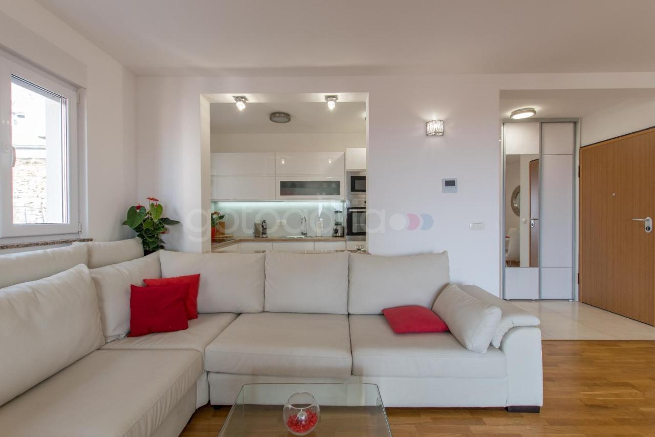 Sea View Apartments Dammi With Free Parking Макарска Экстерьер фото