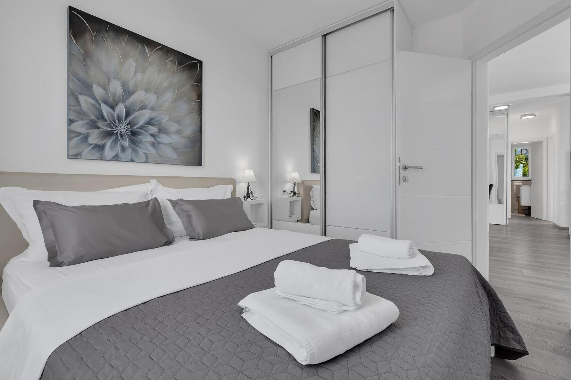 Sea View Apartments Dammi With Free Parking Макарска Экстерьер фото