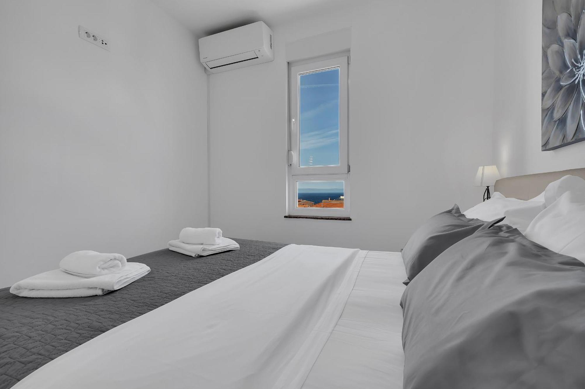 Sea View Apartments Dammi With Free Parking Макарска Экстерьер фото