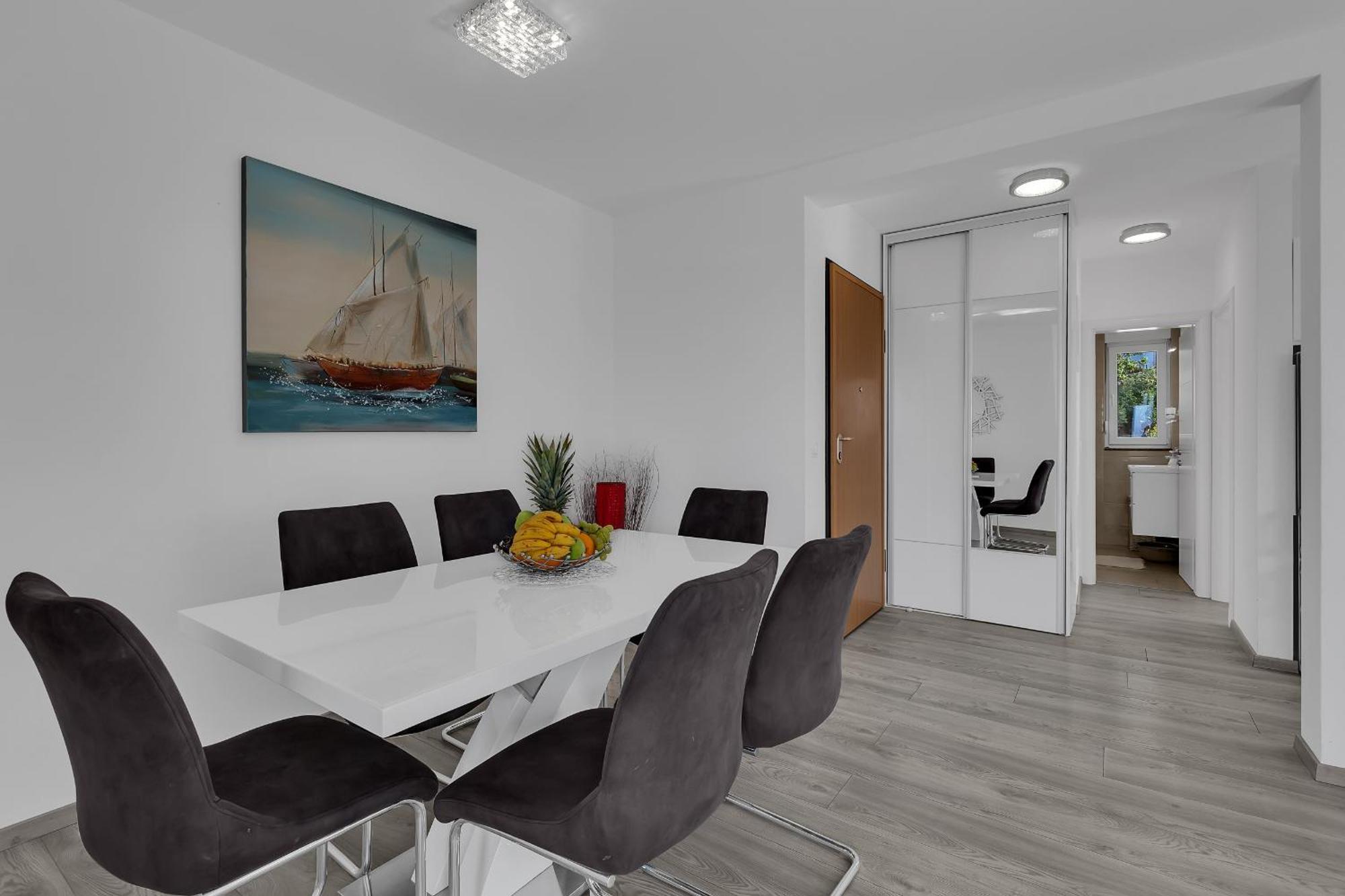 Sea View Apartments Dammi With Free Parking Макарска Экстерьер фото