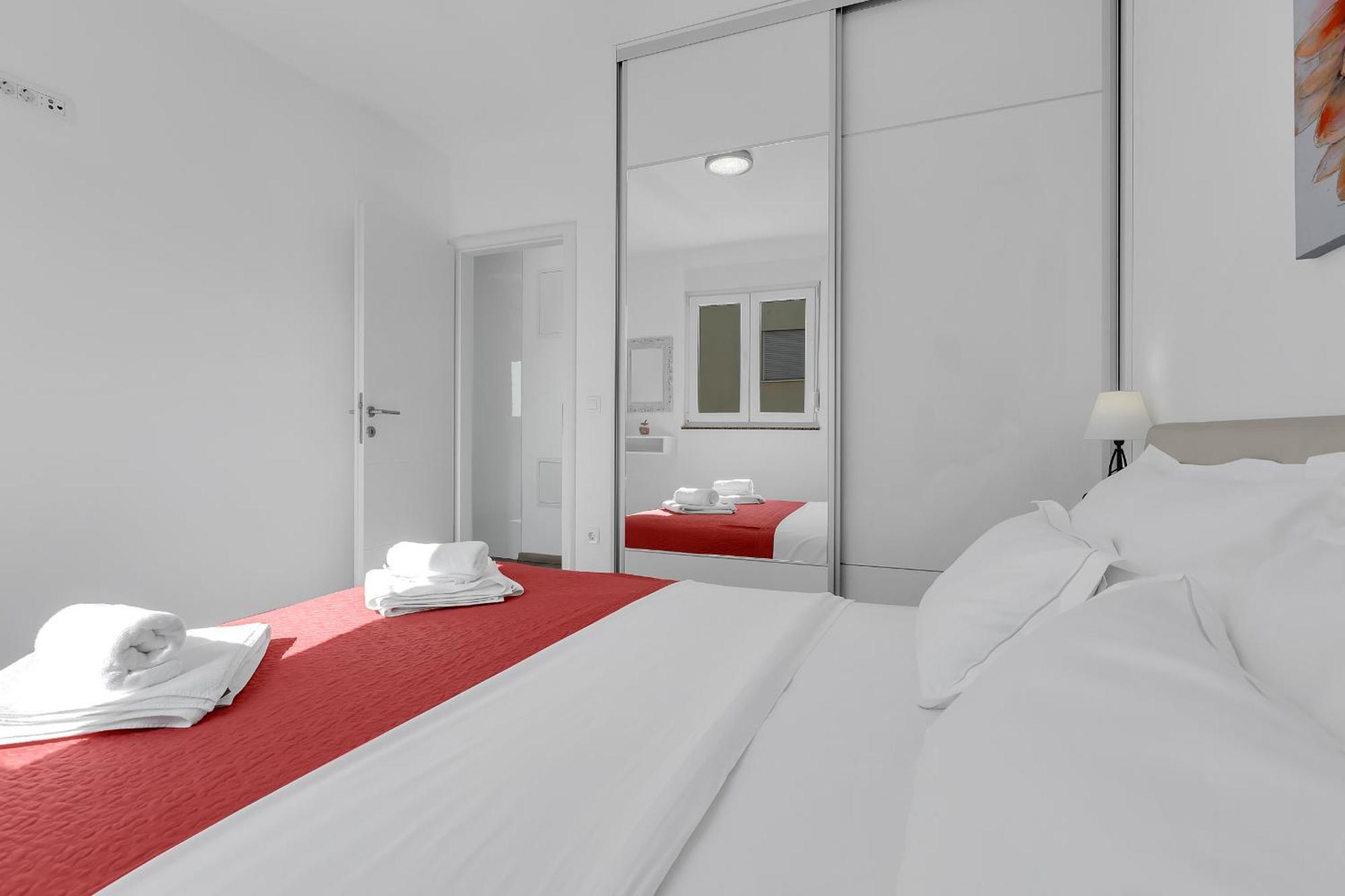 Sea View Apartments Dammi With Free Parking Макарска Экстерьер фото